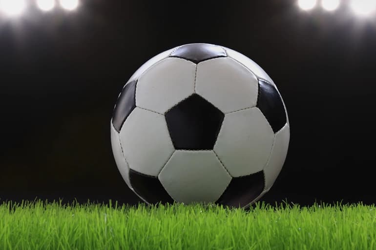 وفاة لاعب كرة قدم على خلفية شجار دار خلال مباراة
