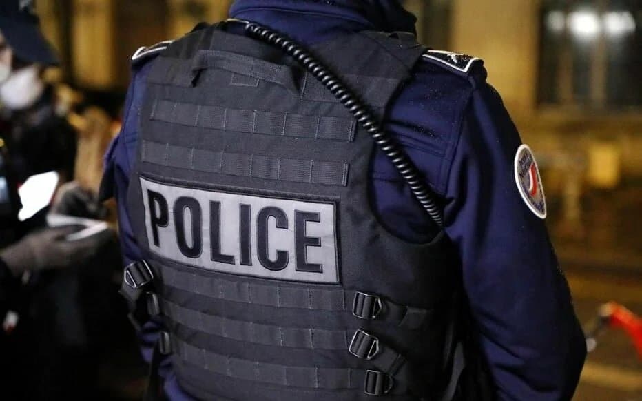 فرنسا … مغربي يقطع رأس والده ويتجول به في الشارع