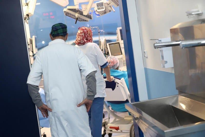 إقليم أزيلال … مواطن يطالب بتحقيق في مستشفى عمومي