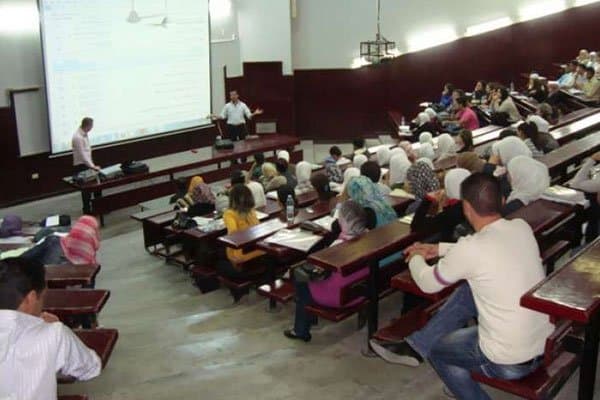 المحمدية ...كلية الآداب بين الزجر في الغش و التساهل مع الطلبة
