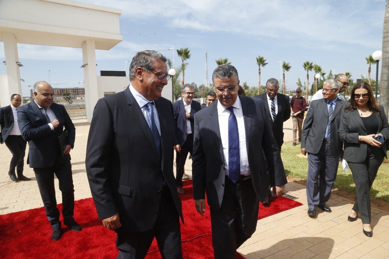 وهبي وأخنوش و عناق حار .. فيديو