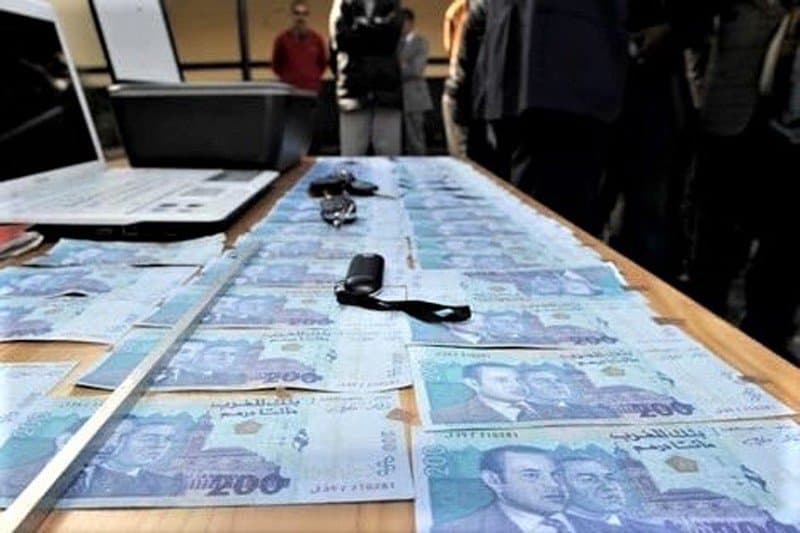 مدينة القنيطرة … إحالة شخص للنيابة العامة للاشتباه بتورطه في قضية تتعلق بتزوير العملة الوطنية وعرضها للتداول