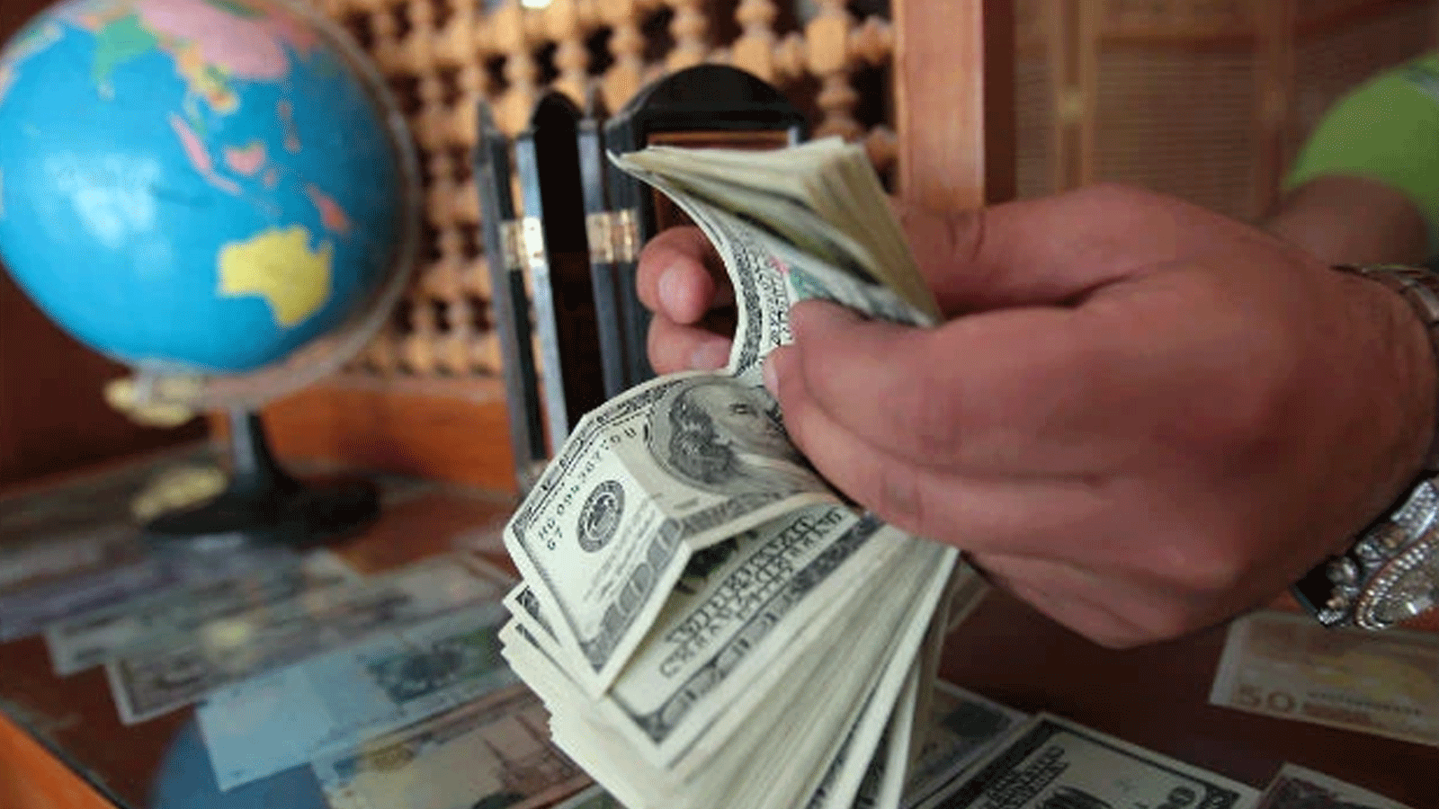 إقتصاد ... ارتفاع الدولار إلى أعلى مستوياته خلال 20 عاما