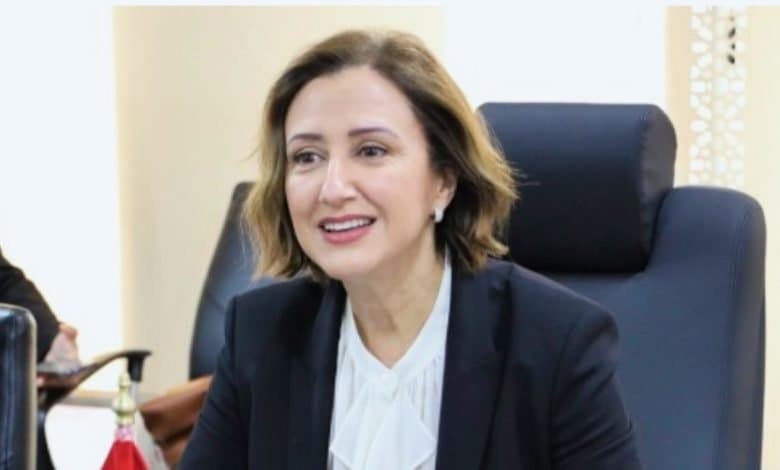 الفيدرالية الوطنية للنقل السياحي بالمغرب تستنكر تصريحات وزيرة السياحة