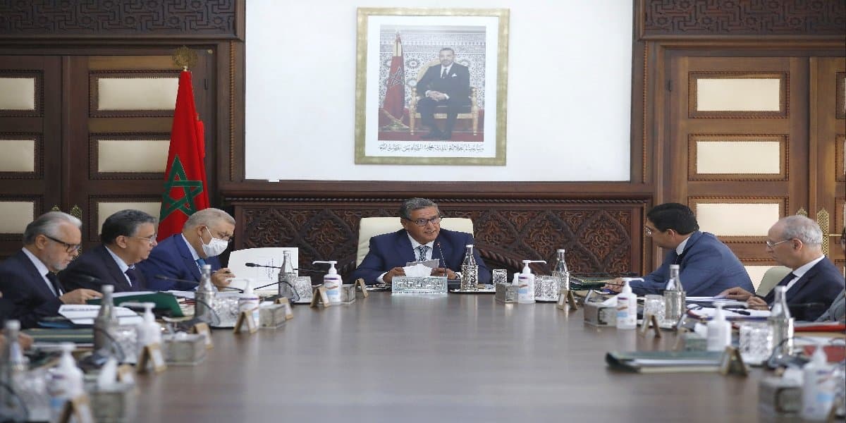مجلس الحكومة يصادق على مشروع قانون يقضي بالمصادقة على المرسوم بقانون بسن أحكام خاصة بالمجلس الوطني للصحافة