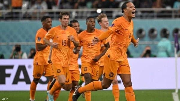 هولاندا اول المتاهلين الى ربع نهاية كأس العالم على حساب الولايات المتحدة