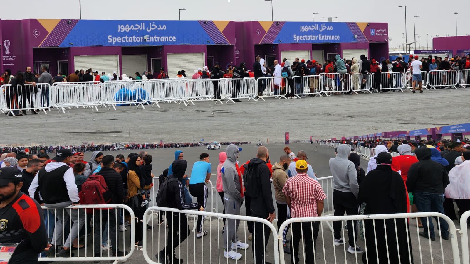 قطر: مراسل دييز 24 ينقل الأجواء قرب « ملعب الثمامة » الذي حج له الآلاف لحضور مباراة المغرب – البرتغال .. فيديو