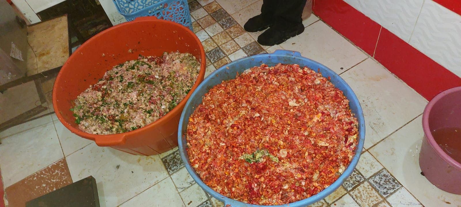 السلطات المحلية تحجز أزيد من 210 كيلوغراما من اللحوم الفاسدة بمحل للجزارة بمراكش (+صور)