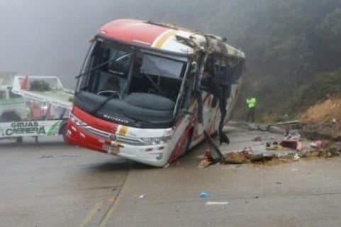 مصرع ثمانية أشخاص وإصابة العشرات بحادث انقلاب حافلة بتركيا