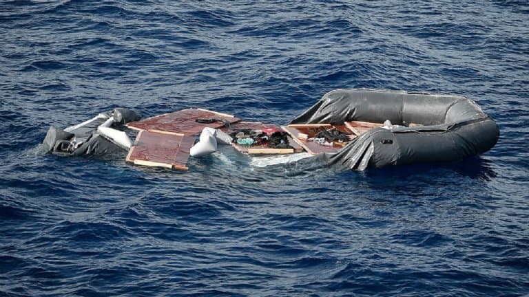 سواحل إيطاليا … العثور على جثث 8 مهاجرين على متن زورق