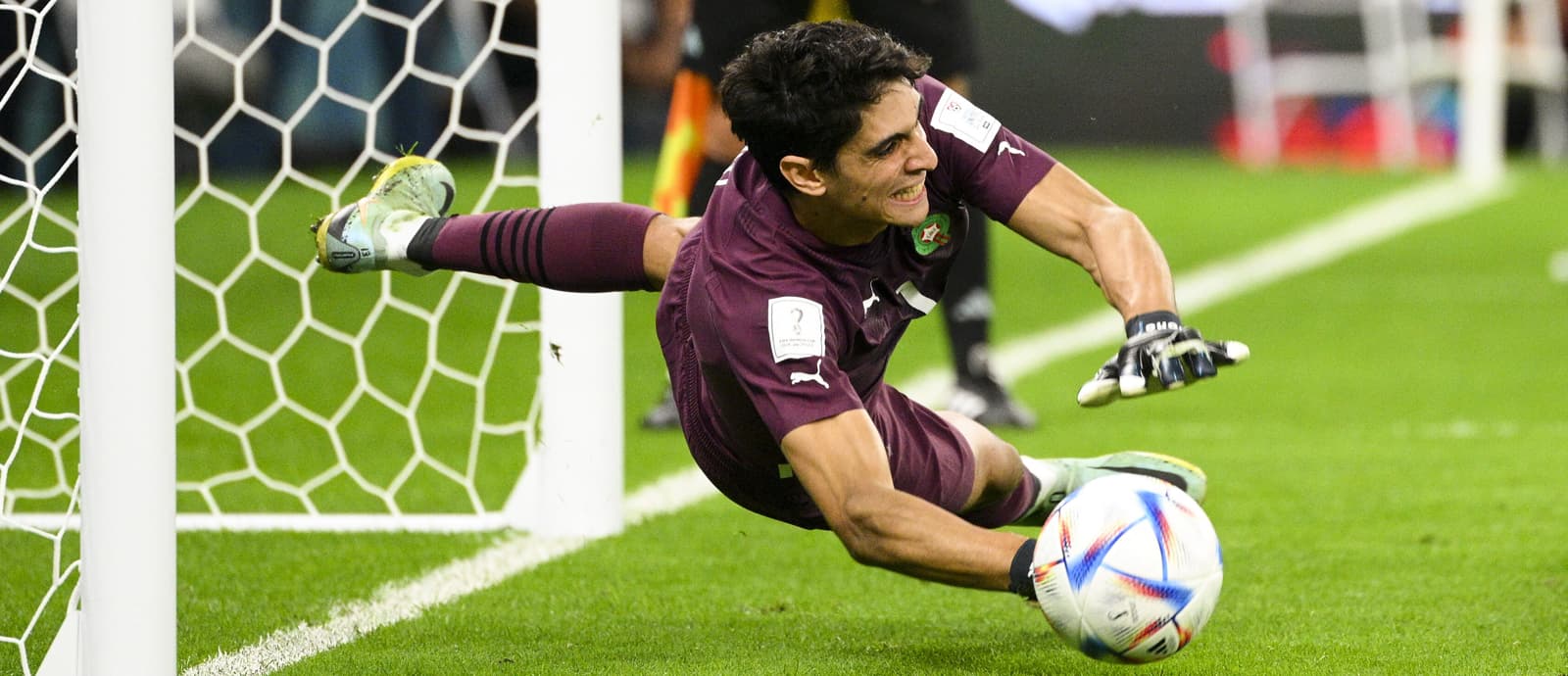صراع محتدم بين أندية إنجليزية عديدة على خدمات نجم المنتخب المغربي ياسين بونو