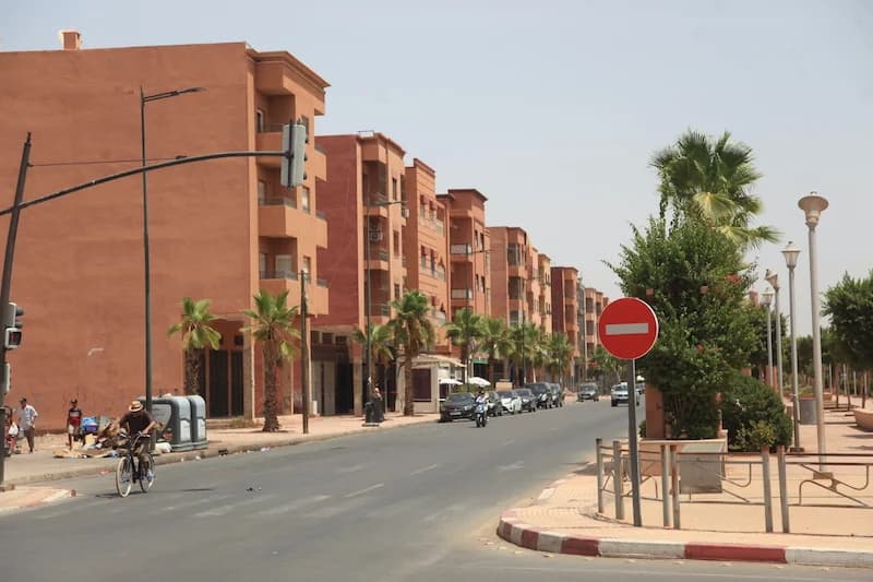 مراكش … غياب وسائل النقل يعمق عزلة أحياء بمنطقة المحاميد