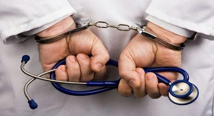 الحبس النافذ والغرامة لطبيب بصفرو بتهمة الرشوة