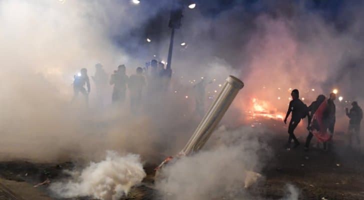 توقيف 457 شخصا وإصابة 441 شرطيا بفرنسا