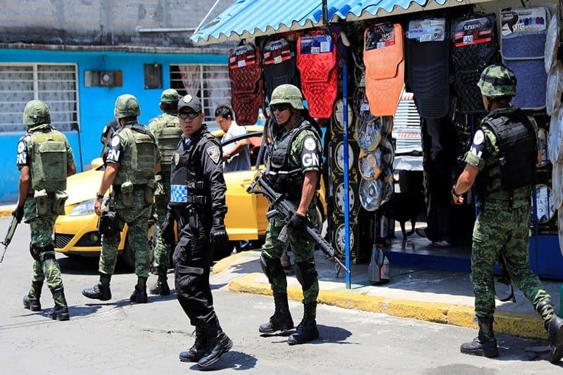 مصرع شخصين وإصابة عشرة آخرين في اشتباكات مسلحة غرب المكسيك