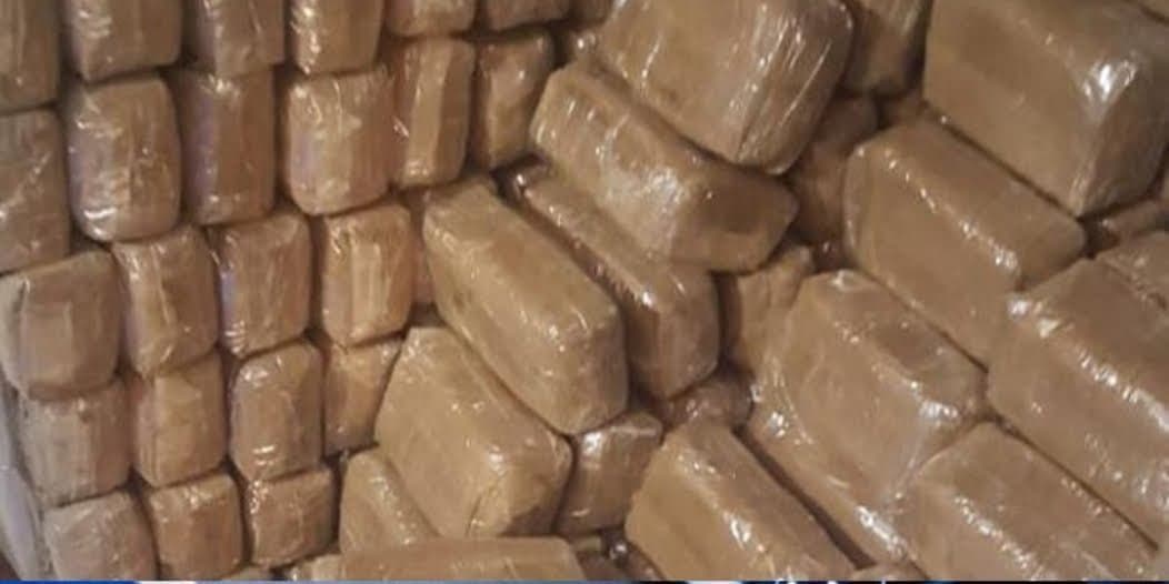ميناء طنجة المتوسط.. إحباط محاولة تهريب 157 كيلوغرام من “الحشيش