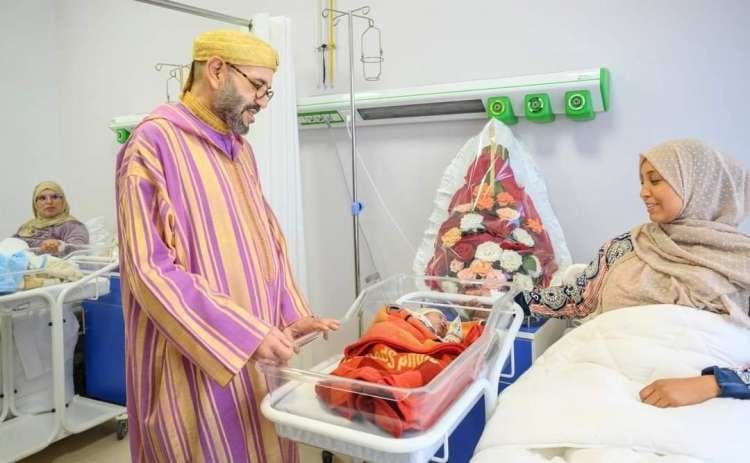 جلالة الملك يشرف على تدشين مركز طبي للقرب بدار بوعزة