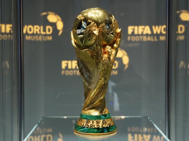 تقديم ترشيح مشترك من قبل المغرب - إسبانيا والبرتغال لاستضافة كأس العالم 2030.