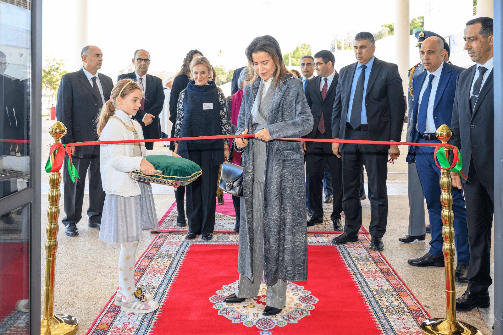 الأميرة للا مريم تترأس حفل تدشين البازار الخيري للنادي الدبلوماسي.    