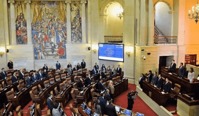 السيناتور الكولومبي خيرمان بلانكو: الحكومة الحالية "تعرض للخطر" العلاقات مع المغرب. 
