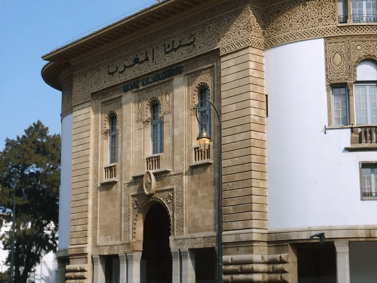 بنك المغرب : الإبقاء على سعر الفائدة الرئيسي دون تغيير عند % 3.   