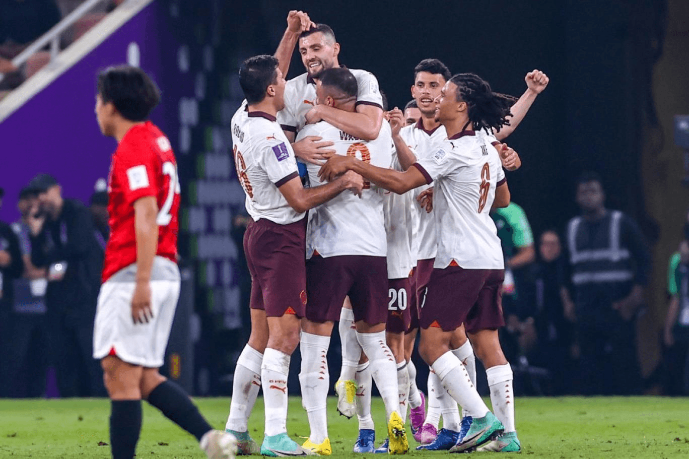  تأهل مانشستر سيتي إلى نهائي كأس العالم للأندية.    