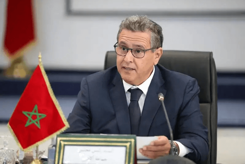 رئيس الحكومة السيد أخنوش يعقد اجتماعًا استراتيجيًا مع رؤساء الغرف التجارية لتعزيز دورها في تنمية المملكة.
