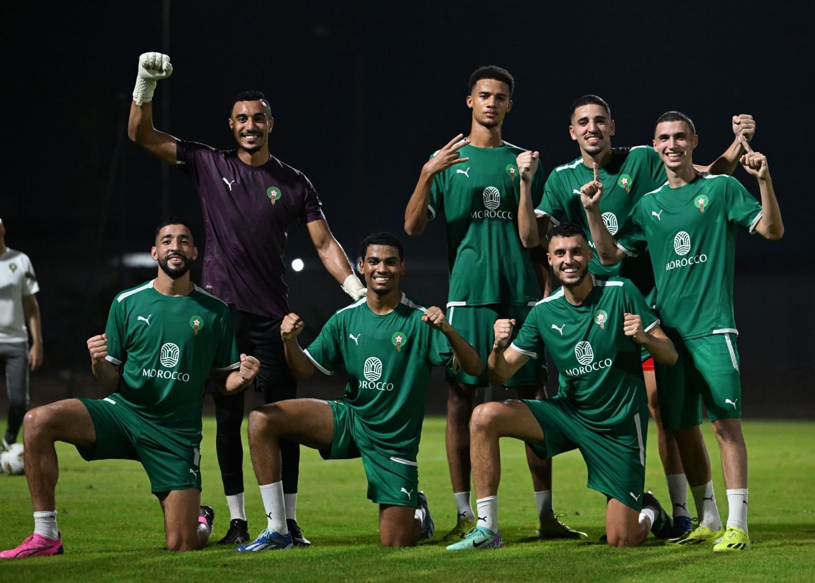 ثمن نهائي كأس أفريقيا : المنتخب الوطني يجري حصة تدريبية استعدادا لمواجهة جنوب أفريقيا .