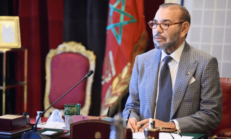 جلالة الملك يعطي تعليماته السامية بتخصيص منح إضافية لفائدة الطلبة الفلسطينيين .   