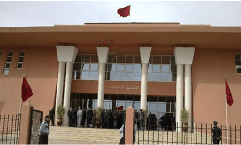 التصويت في غرفتين مختلفتين بالانتخابات المهنية يجر رئيس جماعة بالرحامنة إلى المحاكمة.