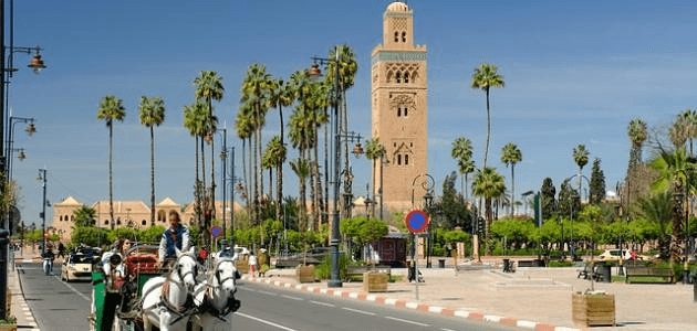 مراكش : حرمان أزيد من 100 وحدة فندقية غير مصنفة من تراخيص مزاولة نشاطهم السياحي .