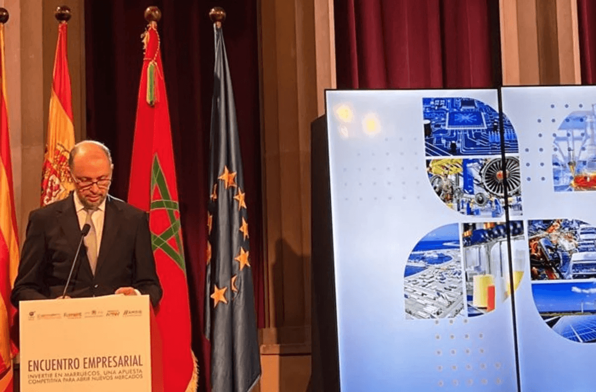 السيد الجزولي يدعو الفاعلين الباسكيين للاستفادة من فرص الاستثمار بالمغرب. 