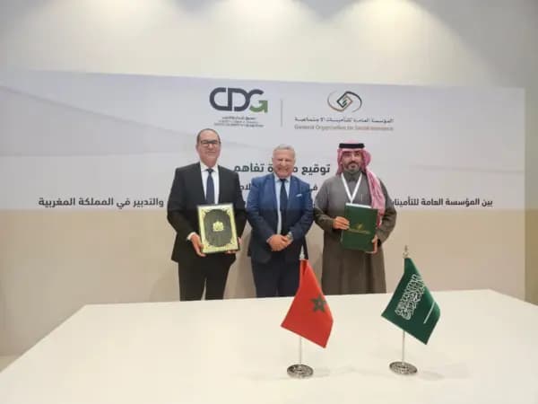 توقيع مذكرة تفاهم بين صندوق الإيداع والتدبير والمؤسسة العامة السعودية للتأمينات الاجتماعية.
