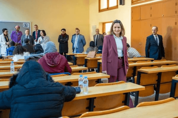 توفير 400 وظيفة ممولة من الميزانية للأشخاص ذوي الإعاقة. 
