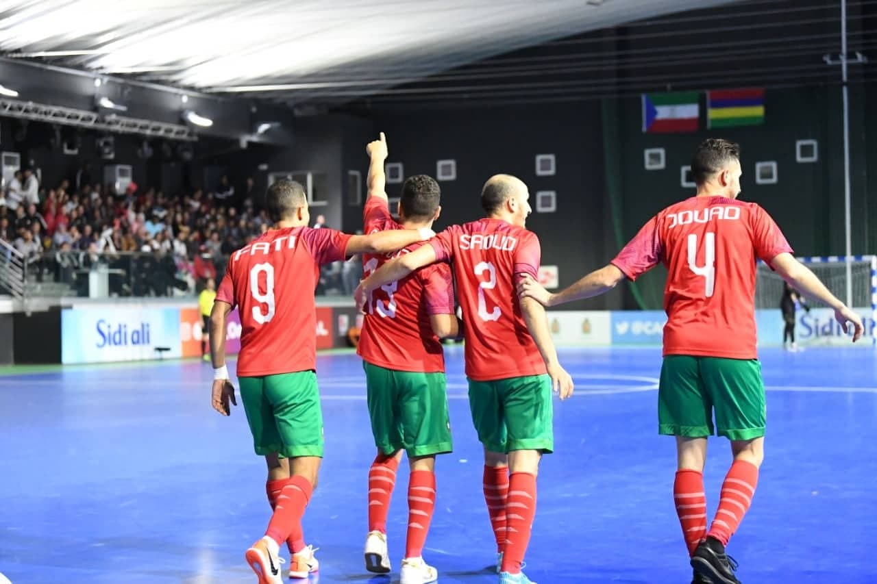 كرة القدم داخل القاعة : المنتخب المغربي يتعادل وديا مع صربيا (0-0).
