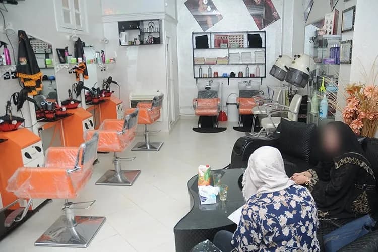 تحقيق مصالح الرقابة المالية في شبهات تبييض الأموال بصالونات التجميل