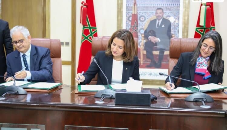 الوزيرة بنعلي توقع على إتفاقية تطوير الطاقة