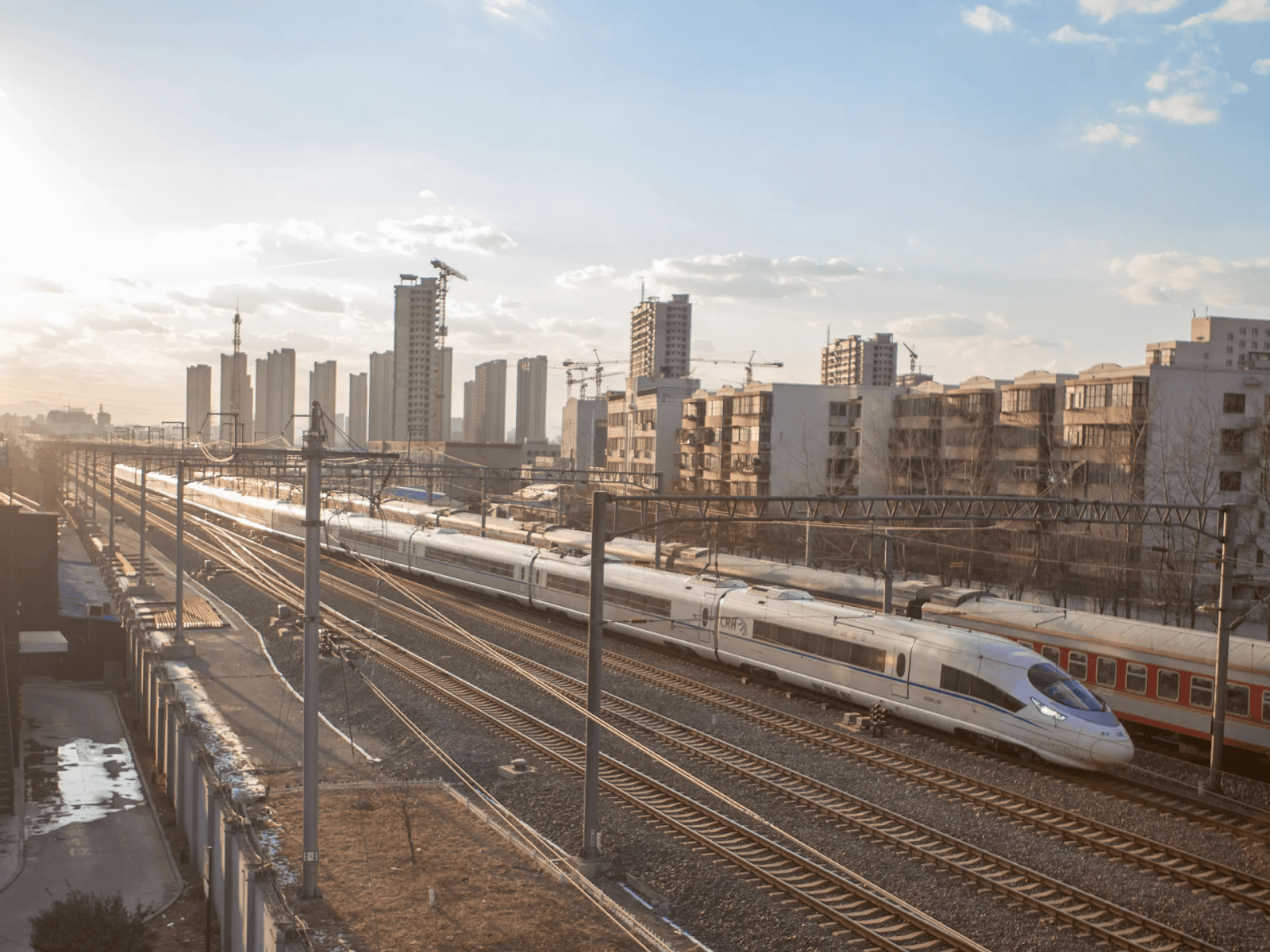 الصين تتصدر طريق الابتكار: استخدام الذكاء الاصطناعي في إدارة شبكة القطارات السريعة