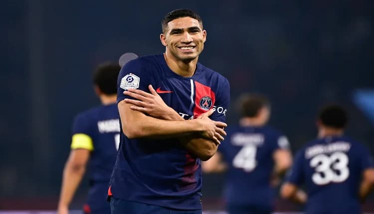 أشرف حكيمي يتصدر قائمة المرشحين لجائزة أفضل لاعب إفريقي في الدوري الفرنسي