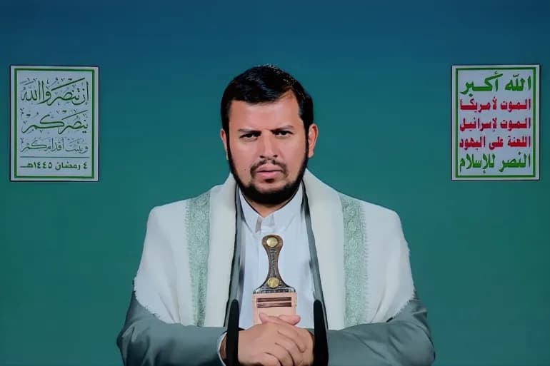"ضربنا 98 سفينة".. زعيم الحوثيين يتعهد بمواصلة ضرب السفن المرتبطة بإسرائيل