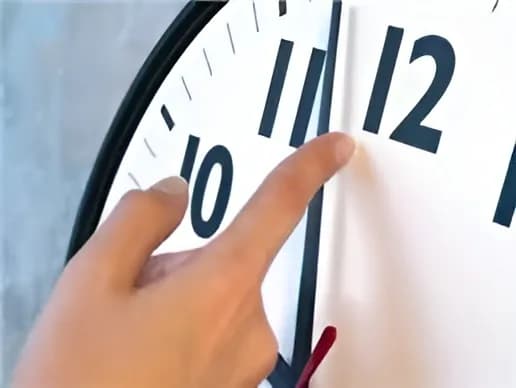 الوزارة تذكر المغاربة بزيادة ساعة إلى التوقيت