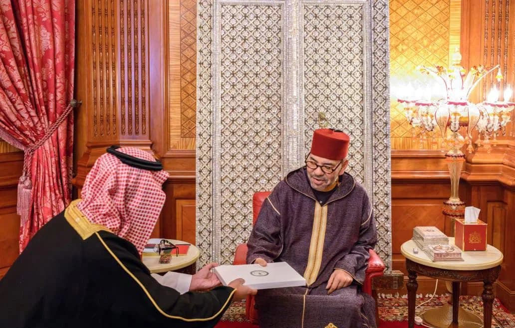 جلالة الملك يستقبل الأمير تركي بن محمد آل سعود مبعوث خادم الحرمين الشريفين حاملا رسالة لجلالته