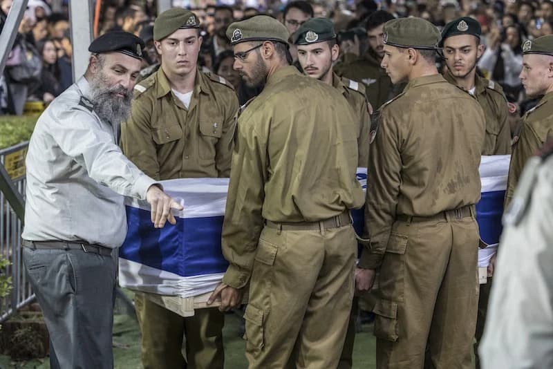 إسرائيل تسحب جثث رهائن من غزة