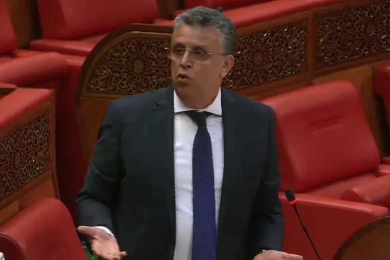 وزير العدل : مطالبة الفنادق للمرأة بشهادة السكنى أو عقد الزواج يتعارض مع القانون