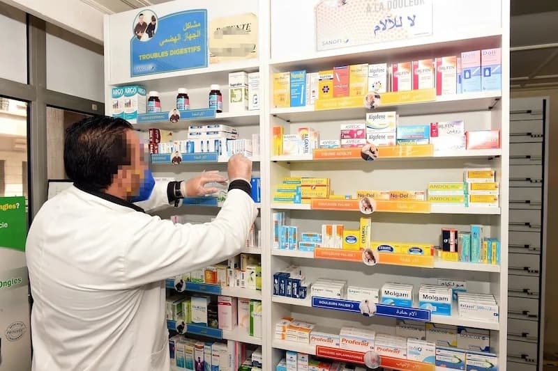 الصيادلة يرفضون وصفات الأدوية الغائبة ويدعمون « حق الاستبدال » بالمغرب