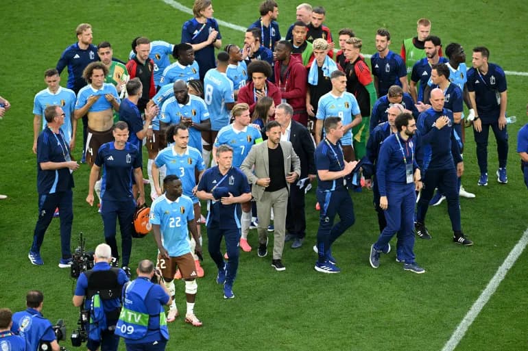 حادثة غريبة في يورو 2024.. بلجيكا تتأهل لثمن النهائي