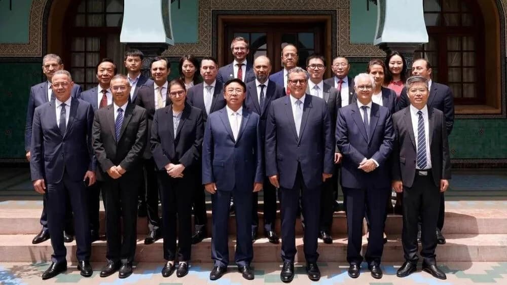 المغرب ومجموعة 'غوشن هاي تيك' يوقعان اتفاقية استثمارية استراتيجية لإنتاج بطاريات السيارات الكهربائية بقيمة 12.8 مليار درهم