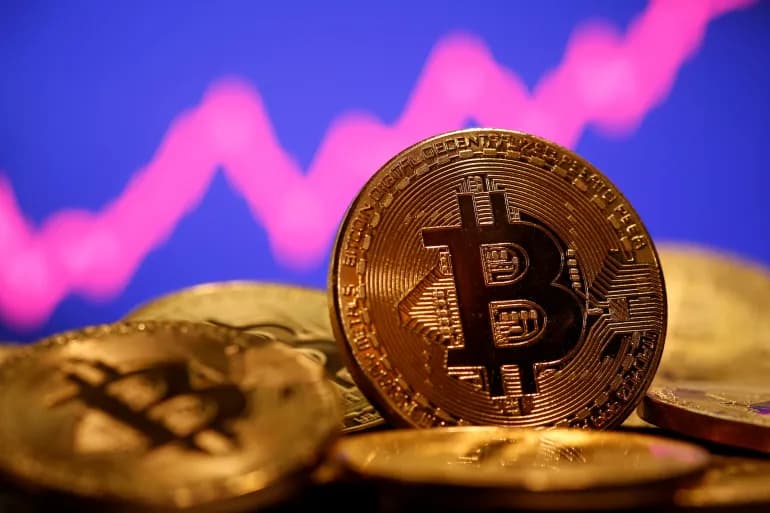 سوق العملات المشفرة تنتعش إثر ارتفاع "بيتكوين" متناسية الانهيارات الماضية