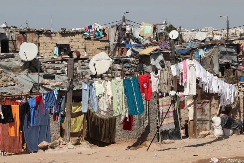 "مدن الصفيح" تأوي 120 ألف أسرة