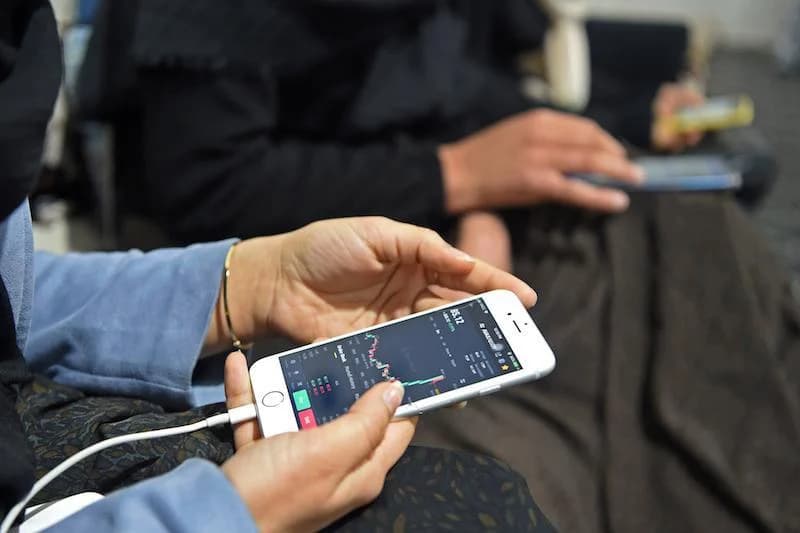 القضاء يحقق في « نصب بعملة رقمية »